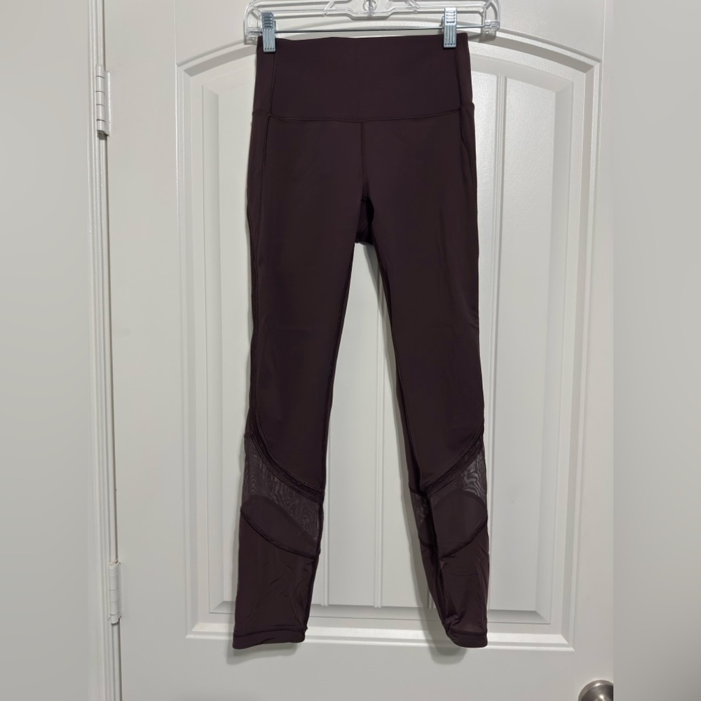 Lululemon Fresh In Mesh Tight 25" in Pelt